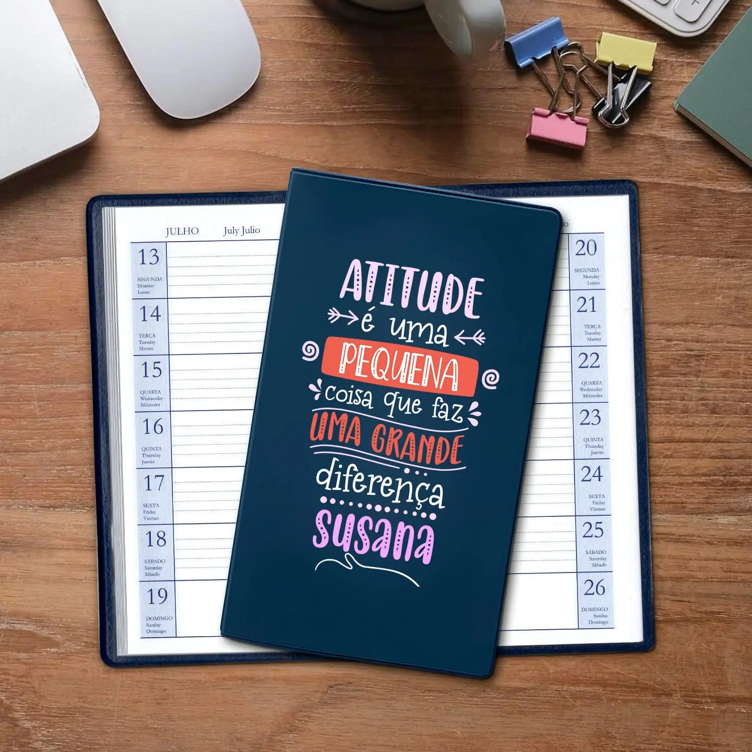 Agenda de bolso 2027 personalizada com nome. Capa em PVC, formato A6.