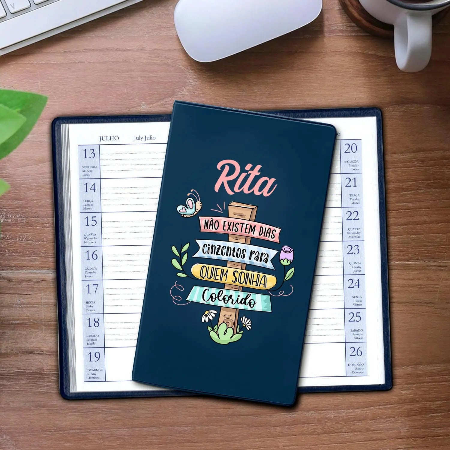 Agenda de bolso 2027 personalizada com nome. Capa em PVC, formato A6.
