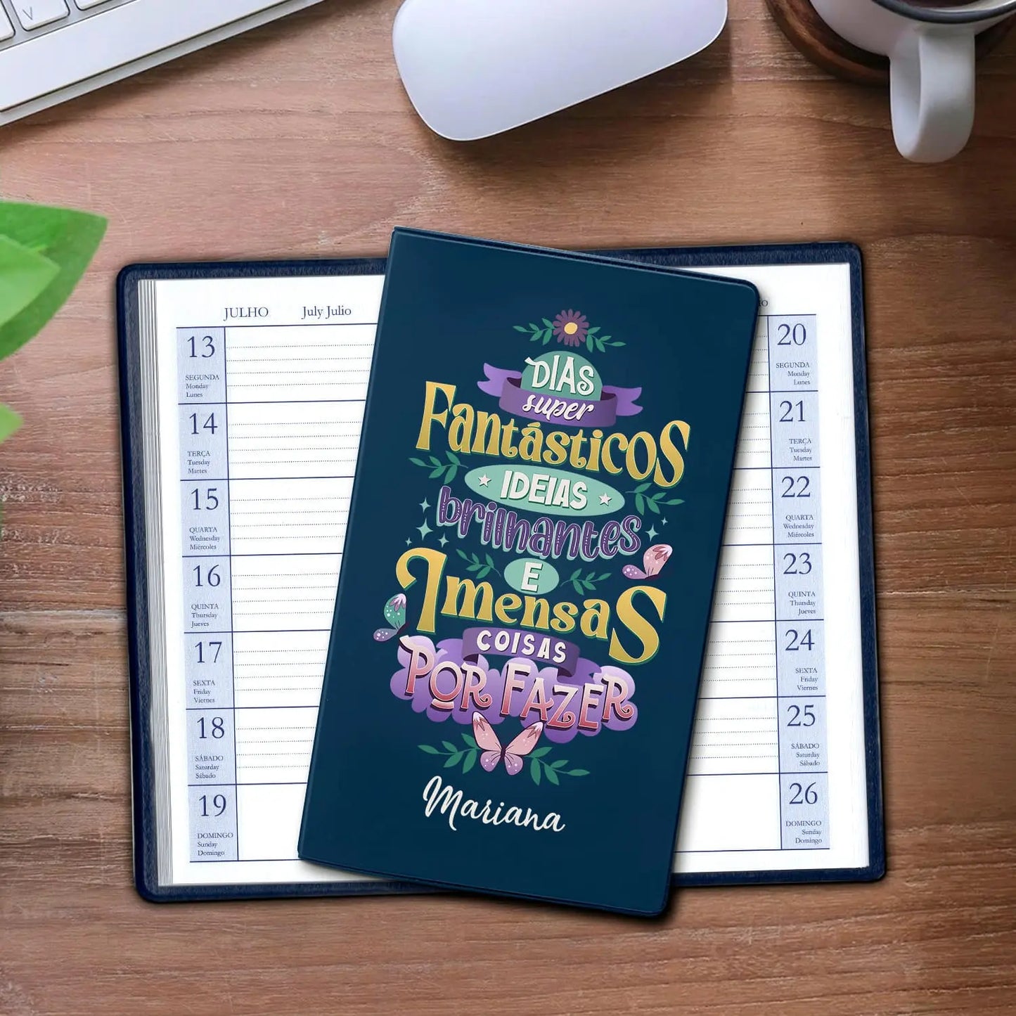 Agenda de bolso 2027 personalizada com nome. Capa em PVC, formato A6.