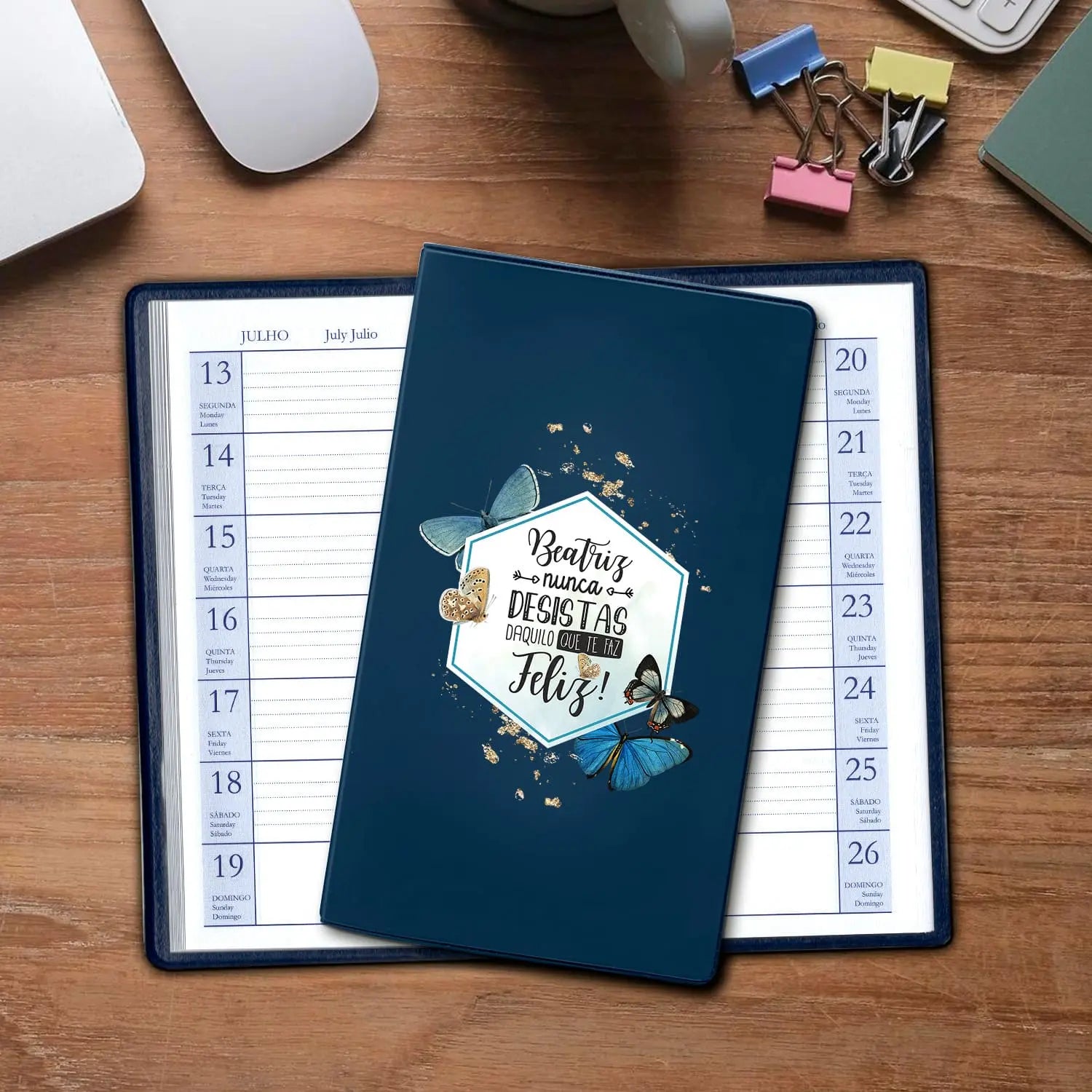 Agenda de bolso 2027 personalizada com nome. Capa em PVC, formato A6.