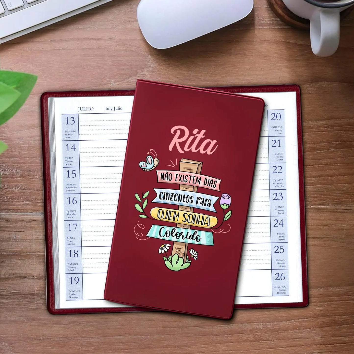 Agenda de bolso 2027 personalizada com nome. Capa em PVC, formato A6.