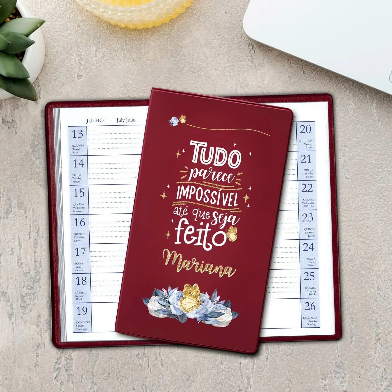 Agenda de bolso 2027 personalizada com nome. Capa em PVC, formato A6.