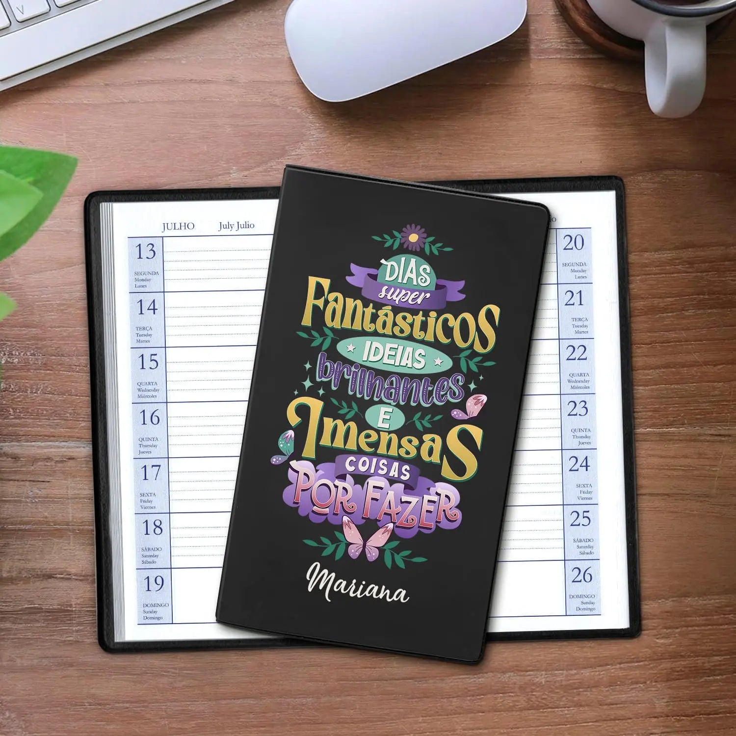 Agenda de bolso 2027 personalizada com nome. Capa em PVC, formato A6.