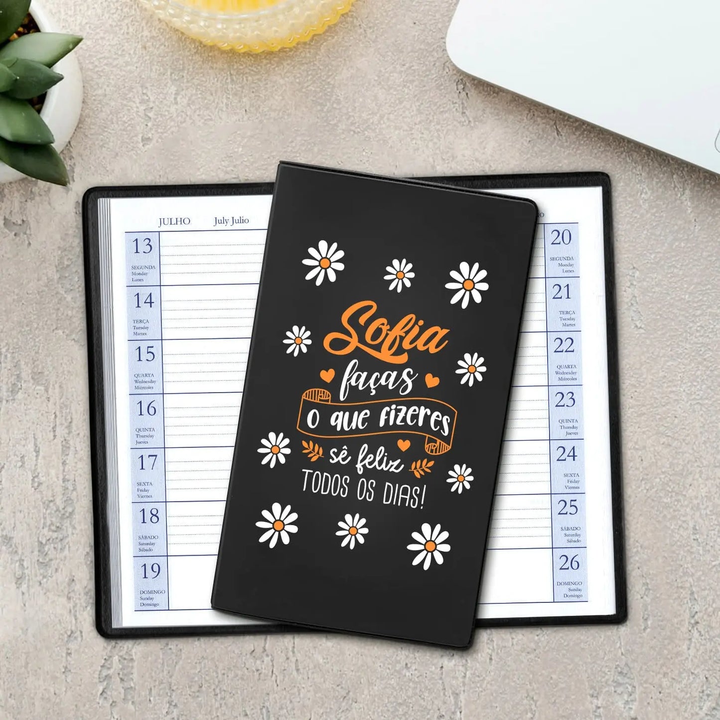 Agenda de bolso 2027 personalizada com nome. Capa em PVC, formato A6.