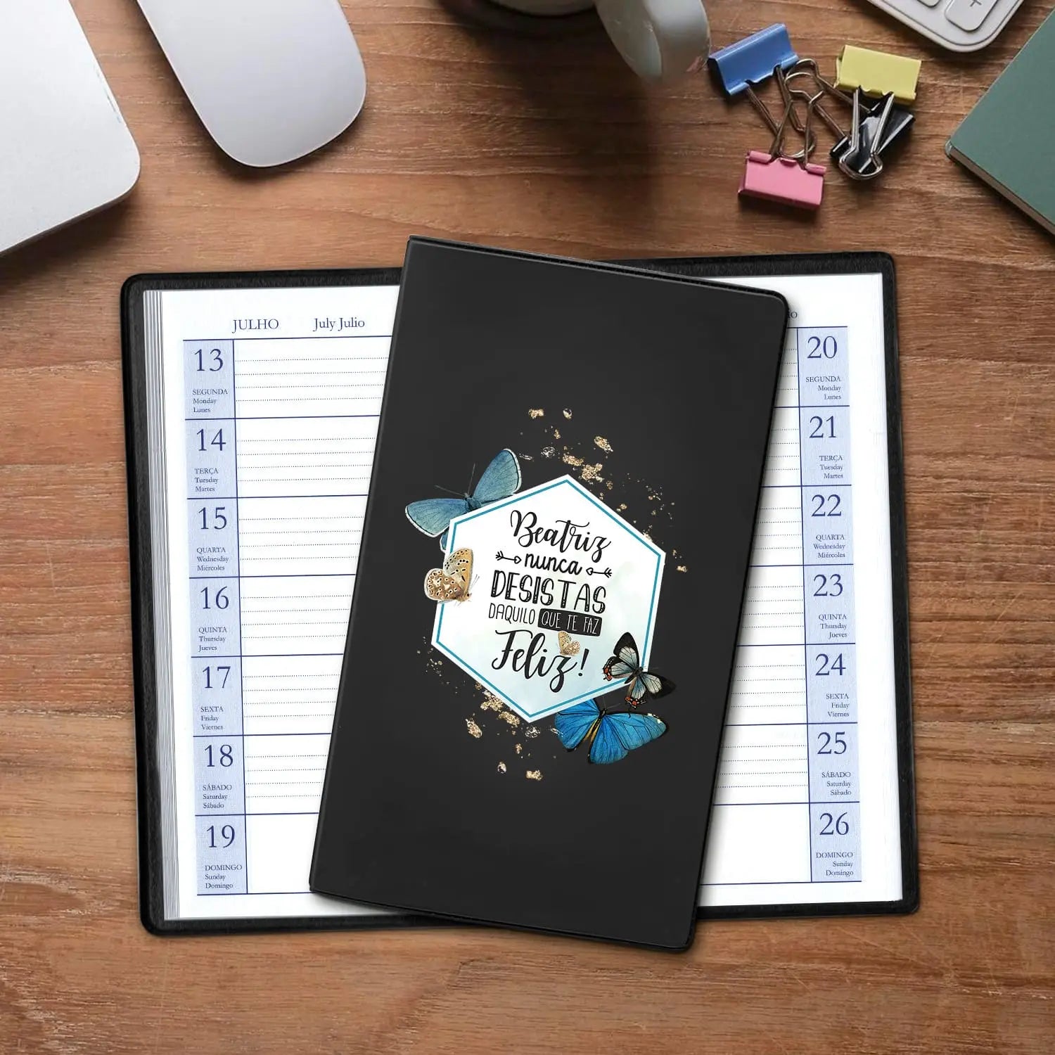 Agenda de bolso 2027 personalizada com nome. Capa em PVC, formato A6.
