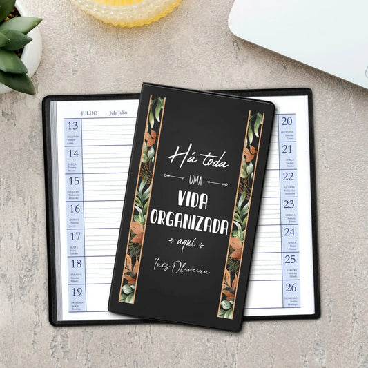 Agenda de bolso 2027 personalizada com nome. Capa em PVC, formato A6.