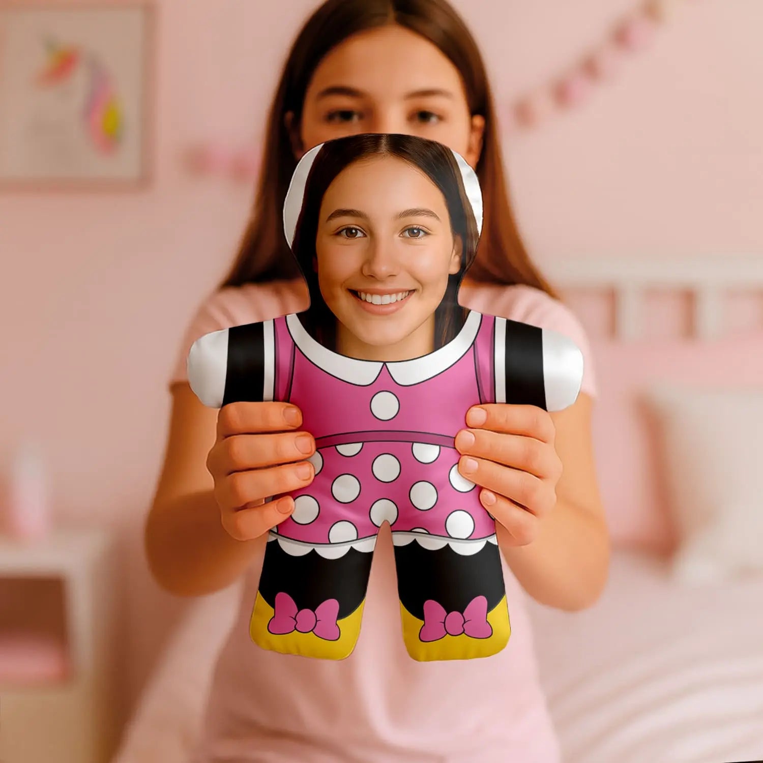 Almofada boneco personalizada MiniTu Fantasia Rosa com fotografia.