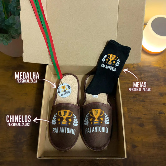 Box Medalha + Chinelos + Meias "1º Lugar"
