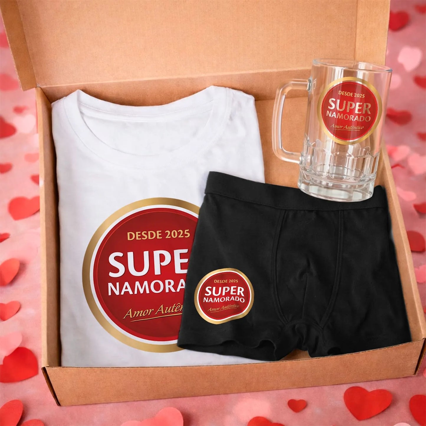 Box Dia dos Namorados personalizada com t-shirt branca, caneca para cerveja e boxer preto.