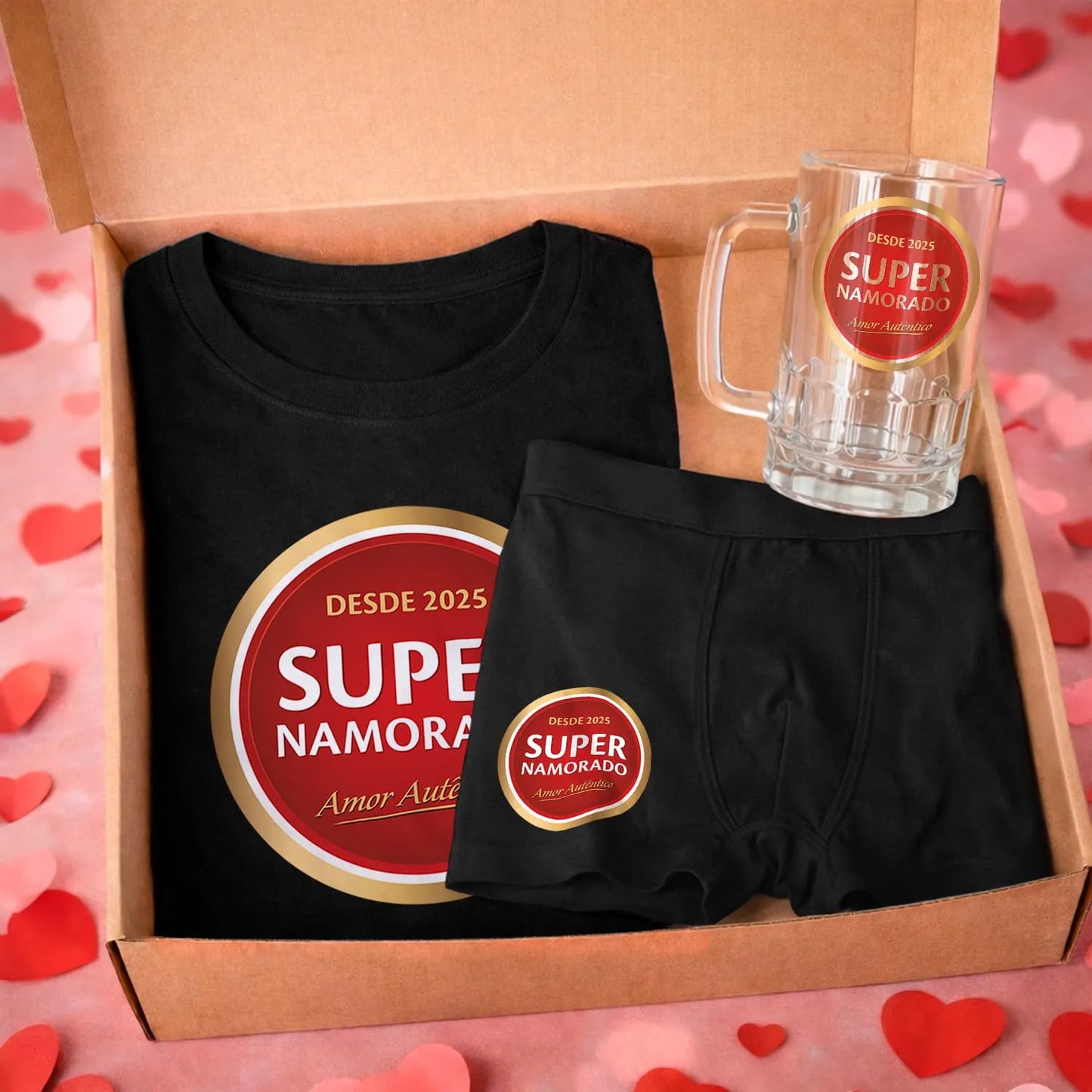 Box Dia dos Namorados personalizada com t-shirt preta, caneca para cerveja e boxer preto.