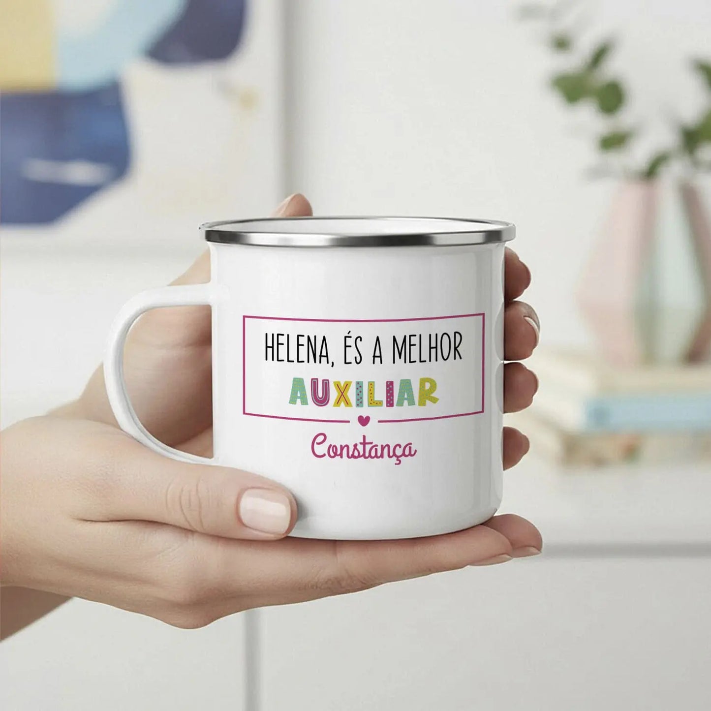 caneca de esmalte auxiliar personalizada com nome