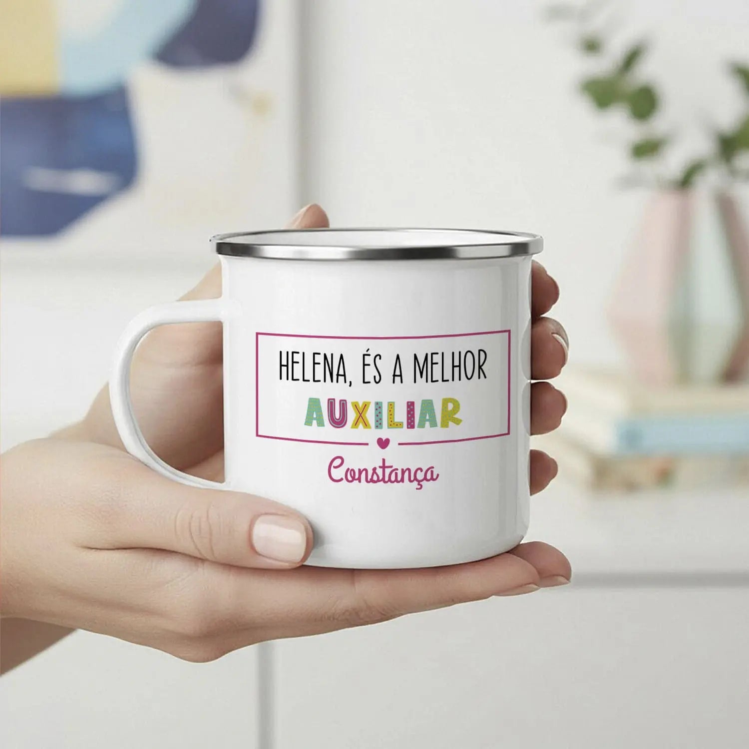 caneca de esmalte auxiliar personalizada com nome
