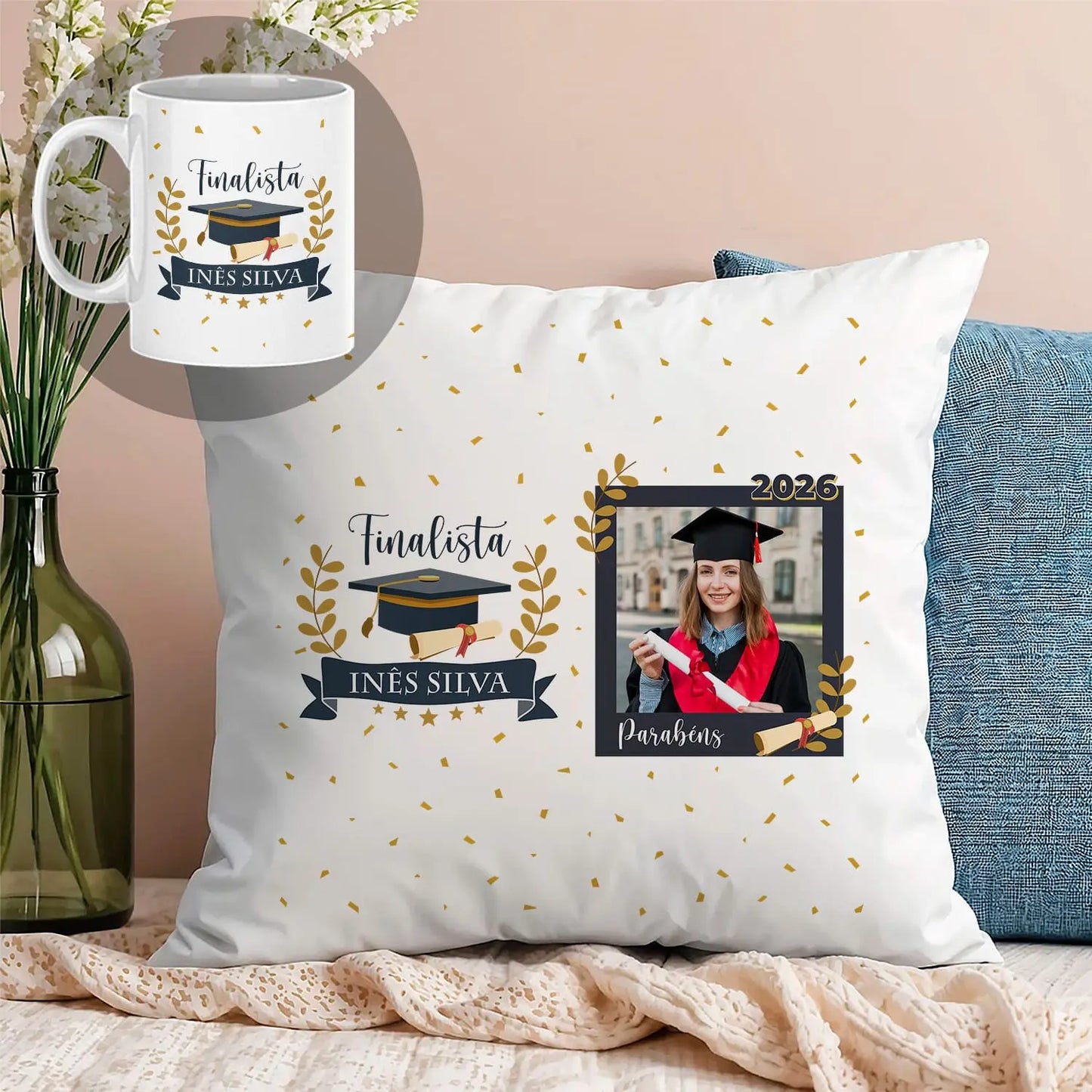 almofada e caneca personalizadas para finalista com nome, ano e fotografia