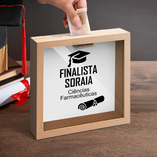 Mealheiro personalizado para finalista com nome e curso ou ano escolar — 9.º e 12.º anos ou universidade. 