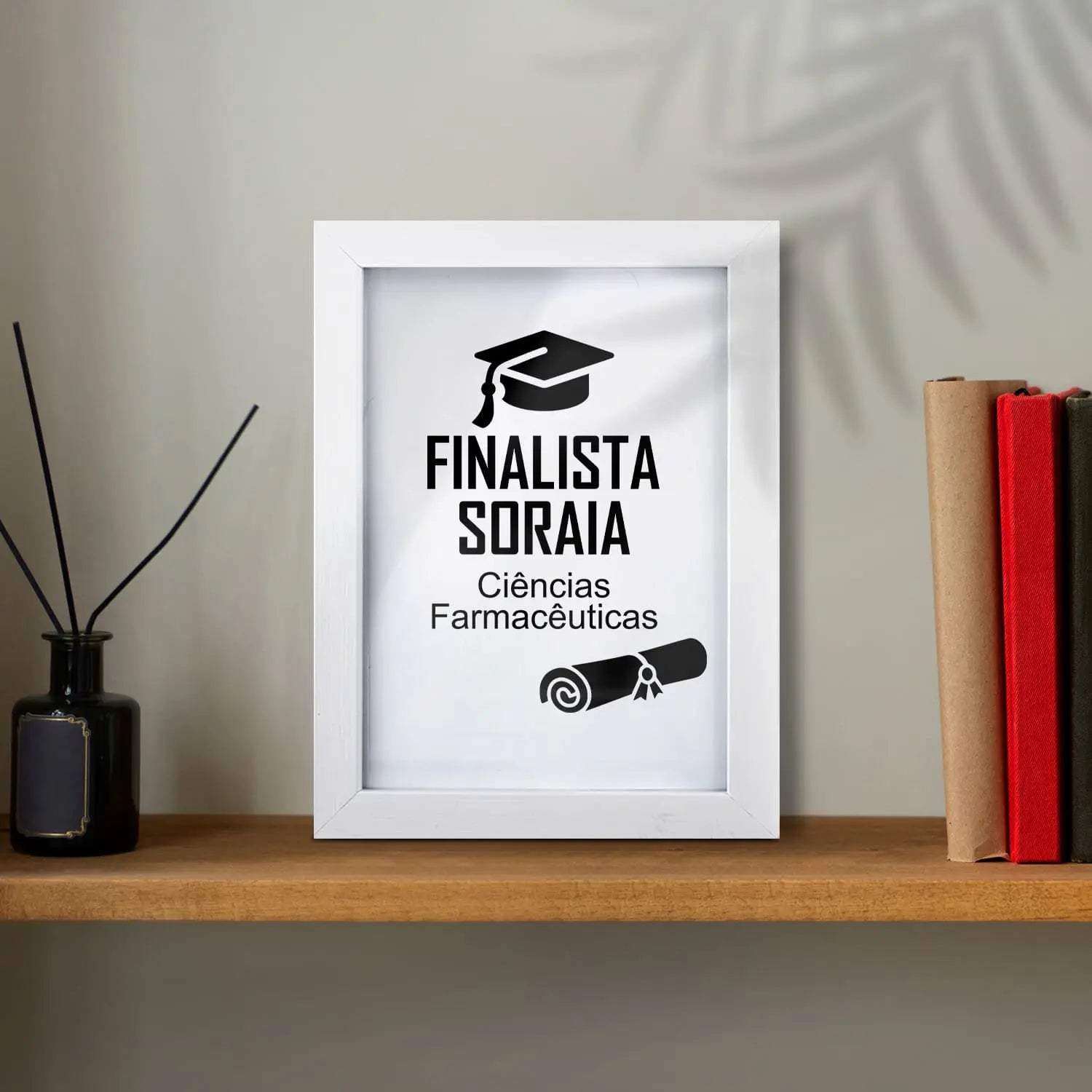 Moldura personalizada para finalista com nome e curso ou ano escolar — 9.º e 12.º anos ou universidade. 