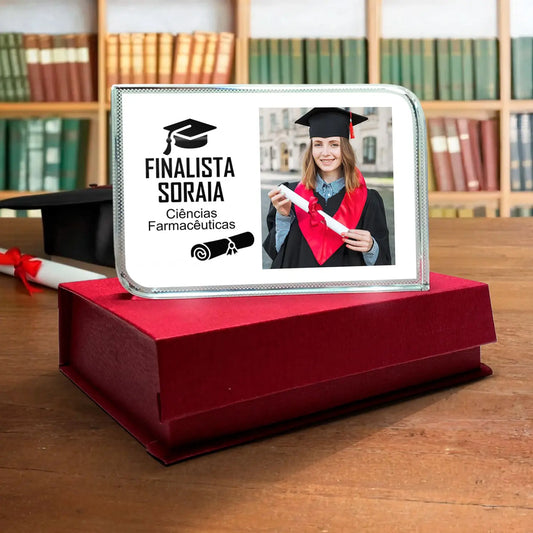 Moldura de cristal 3D personalizada para finalista com nome, curso ou ano escolar e fotografia — 9.º e 12.º anos ou universidade. 
