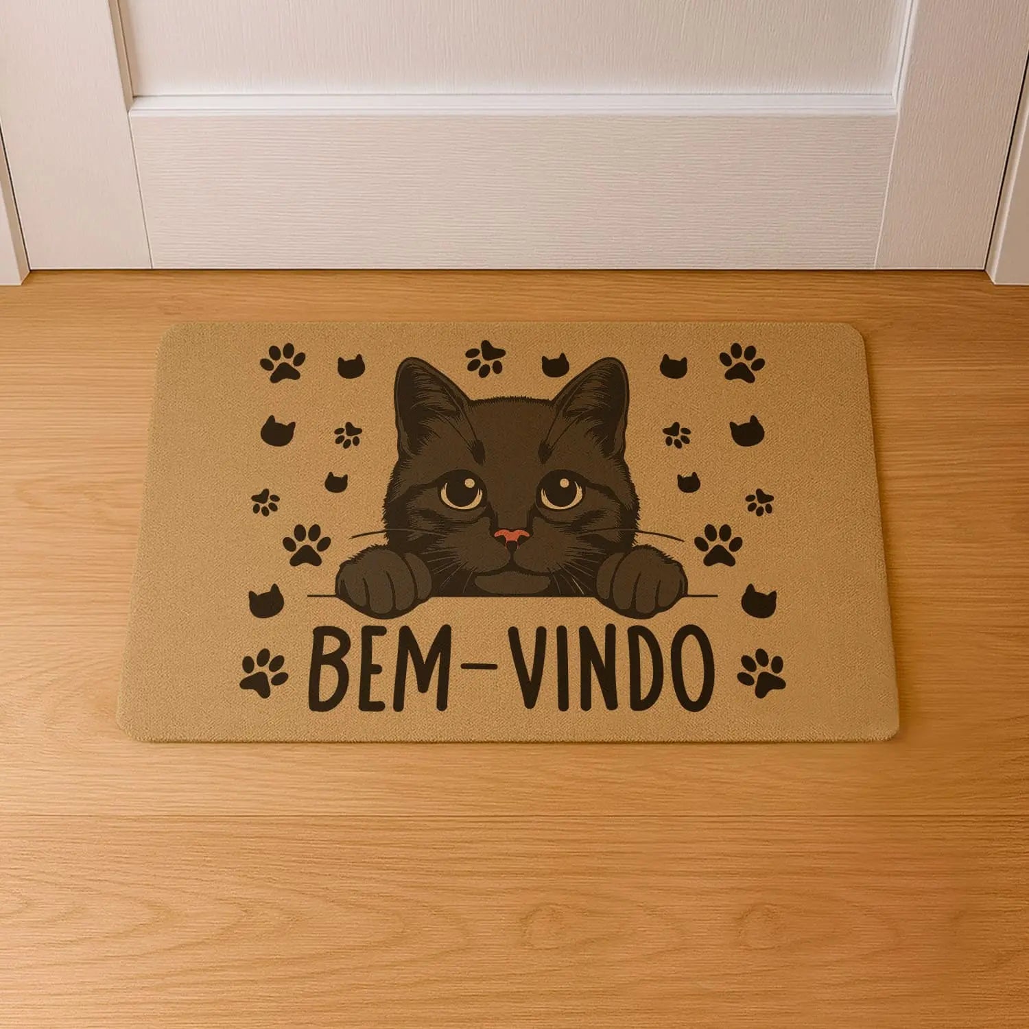 Tapete de entrada personalizado. Superfície de fibra sintética. Base de borracha preta antiderrapante. 40x60 cm.