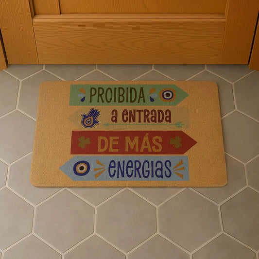 Tapete de entrada personalizado. Superfície de fibra sintética. Base de borracha preta antiderrapante. 40x60 cm.