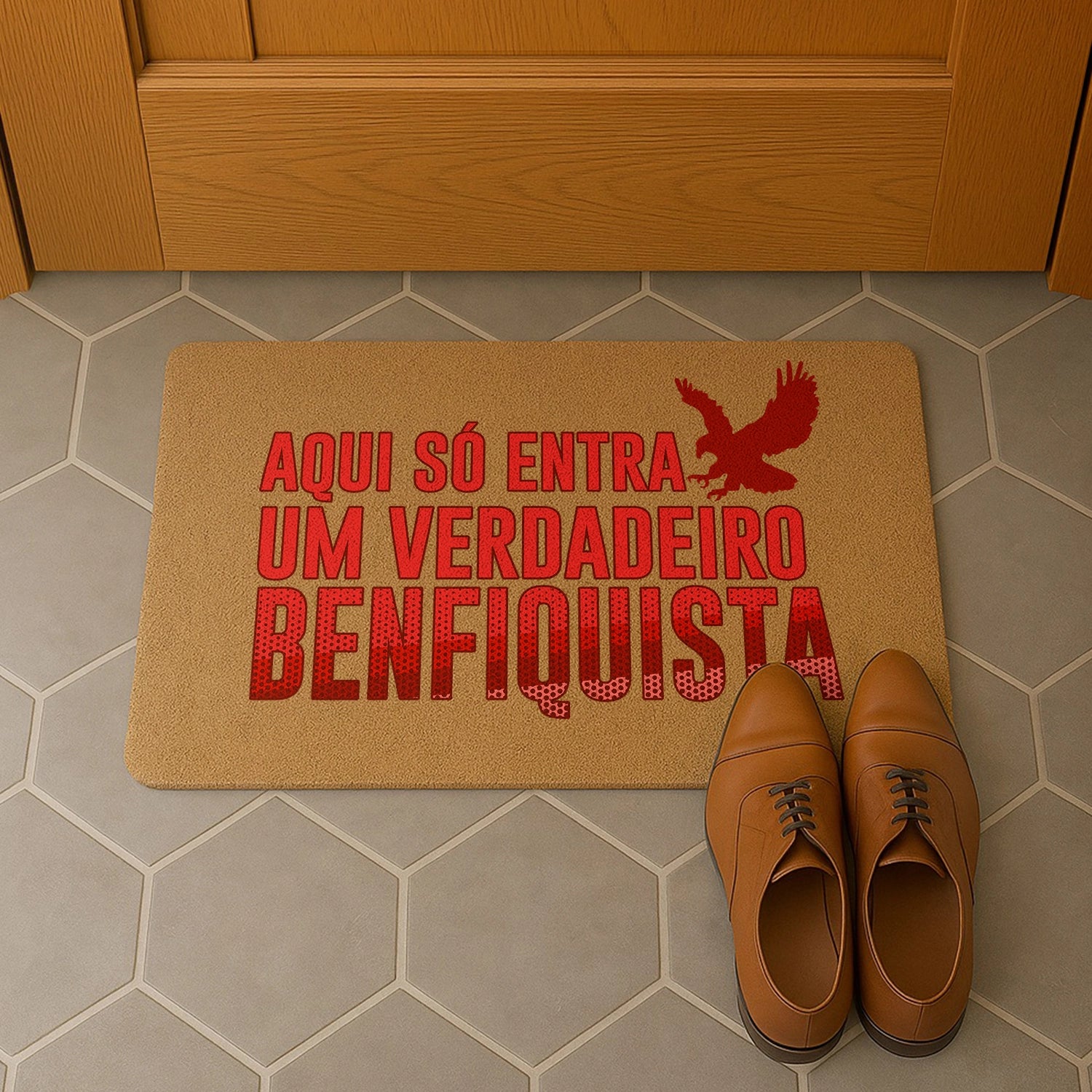 Tapete de entrada personalizado. Superfície de fibra sintética. Base de borracha preta antiderrapante. 40x60 cm.