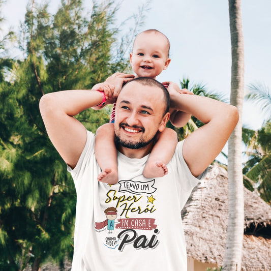 T-shirt "Super Herói em Casa"